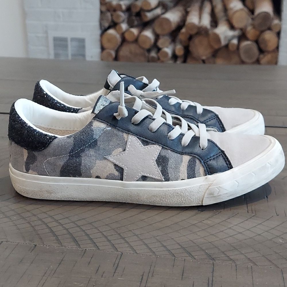 Vintage Havana Gail Camo Sneakers Sz 7.5